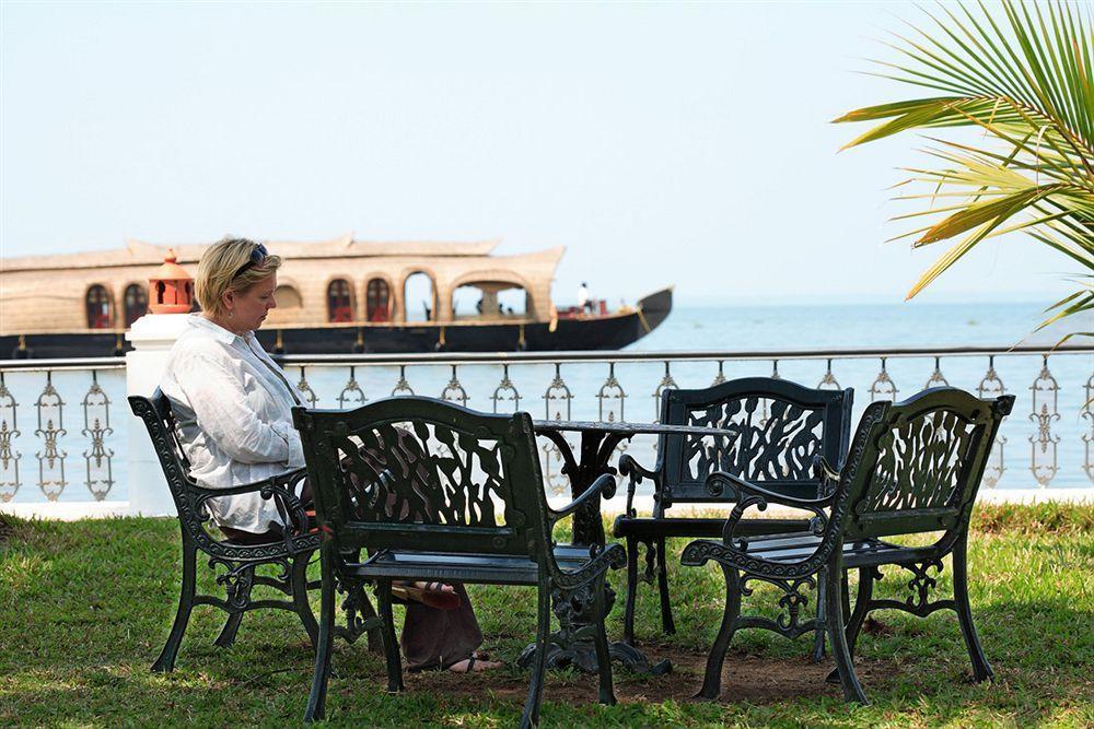 Cocobay Resort Kumarakom Restaurace fotografie